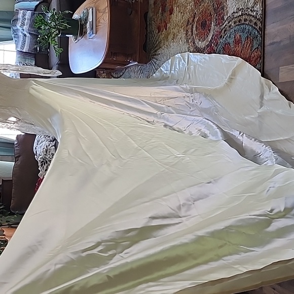 Saks Fifth Avenue 1940s Era Wedding Dress. Liquid Satin - Picture 8 of 17